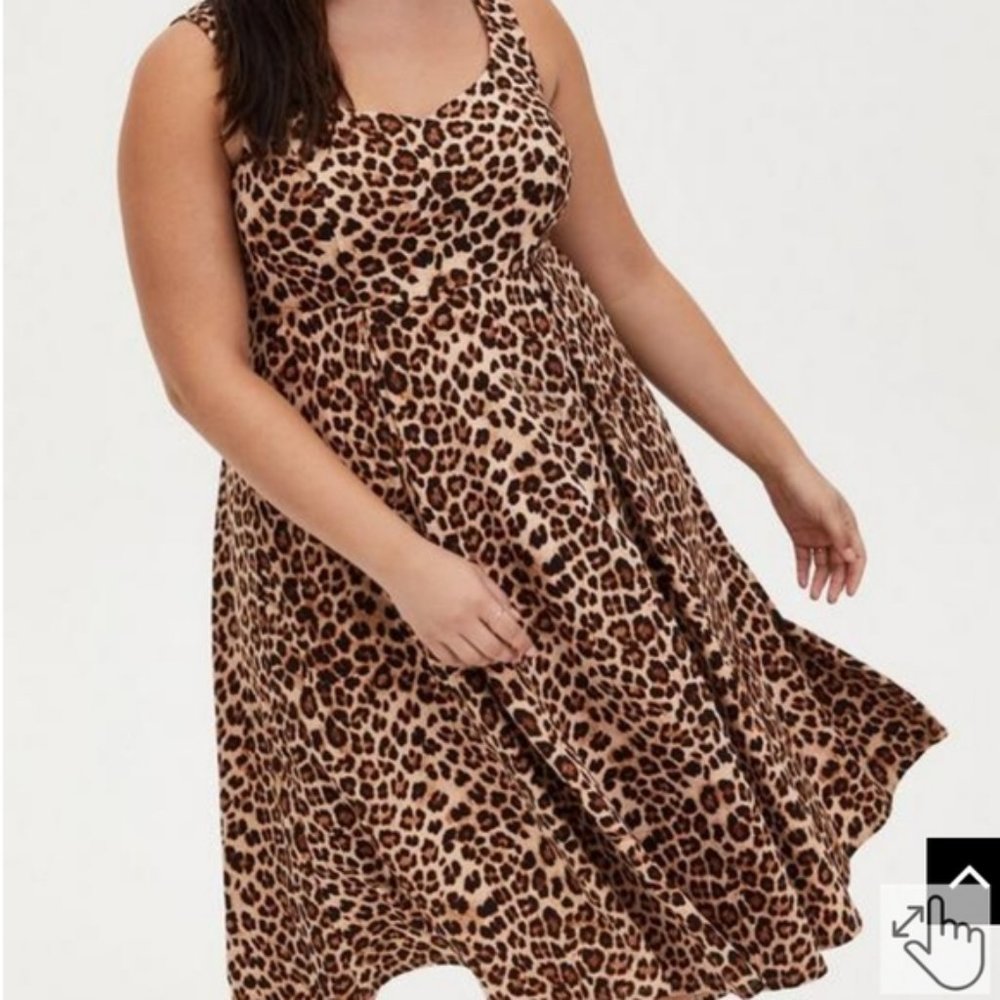 Torrid Women's Leopard Print Sweetheart Skater Midi Dress Size 3 Only tried on